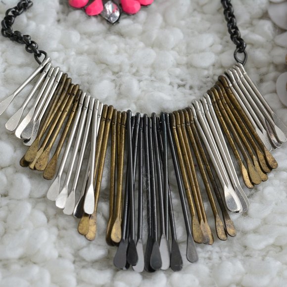 3/$30 - Charlotte Russe Statement Necklaces (4) - Picture 3 of 8